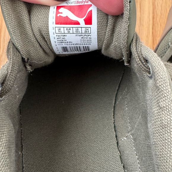 Puma sneakers. Size 10.5. - Picture 7 of 7